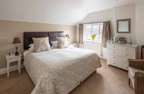 Pilsley Bed & Breakfast | Holly Cottage B&B
