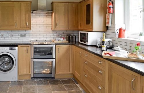 Hastings House | Holly Cottage