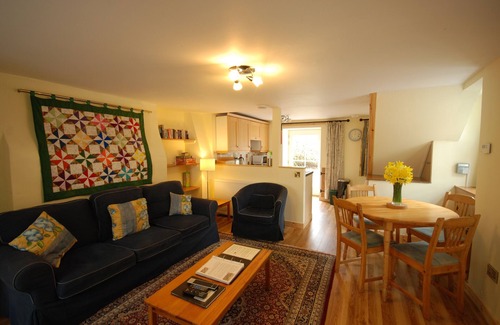 Taynuilt Cottage | Holly Cottage, perfect west coast location