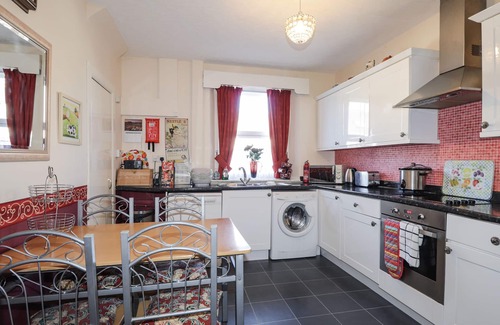 Buckie Cottage | HOLLY HOOSE, pet friendly, country holiday cottage in Findochty