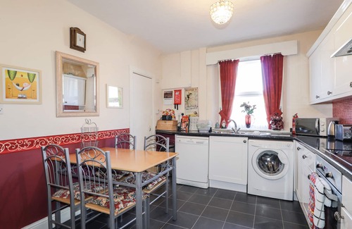 Buckie Cottage | HOLLY HOOSE, pet friendly, country holiday cottage in Findochty