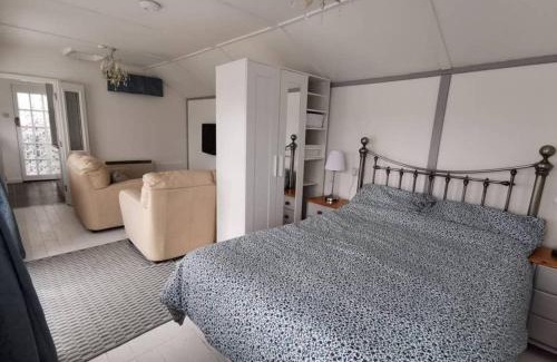 Whitstable House | HOLLYDENE LODGE