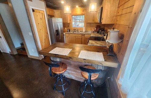 Heber Springs Cabin | Hollyn's House: 2 BR, 1 BA Cabin or Bungalow in Heber Springs, Sleeps 4