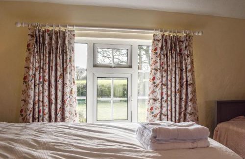 Calwich House | Hollywell Cottages
