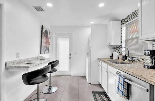 Hollywood Hills House | Hollywood Beach & Casino Heated Pool House