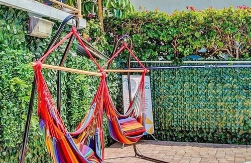 North Beach Apartment | Hollywood Beach Family Vacation Home | Pool |Miami