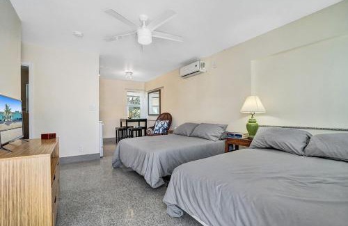 North Beach Apartment | Hollywood Beach StudioBath w Free Parking 1