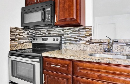 North Beach Apartment | Hollywood Beach Vacation spot | Pool | Beachwalk