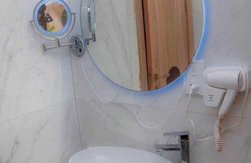 Lekki Phase 1 Hotel | Hollywood/Breakfast/LekkiPhase1