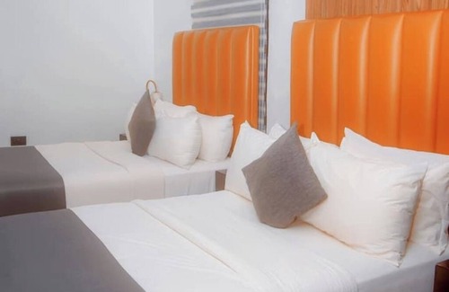 Lekki Phase 1 Hotel | Hollywood/Breakfast/LekkiPhase1