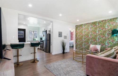 The Flats Apartment | Hollywood Gem 1BR Apt Sleeps 4