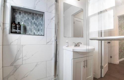 The Flats Apartment | Hollywood Gem 1BR Apt Sleeps 4