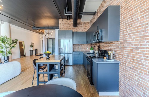 Hollywood Condo | Hollywood Glam Condo on Vine