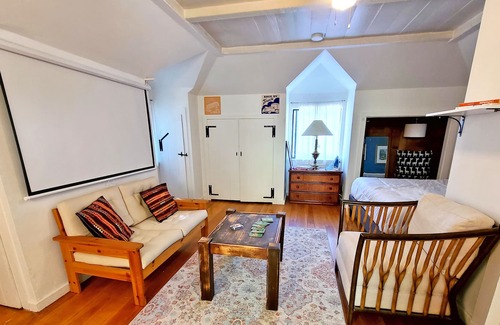 Hollywood Hills Apartment | Hollywood Hills Bright Studio Unit