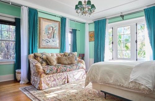 Hollywood House | Hollywood Home - Close to Griffith Observatory & Walk Of Fame
