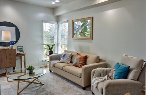Sawtelle Apartment | Hollywood Homes Free parking close to all things LA