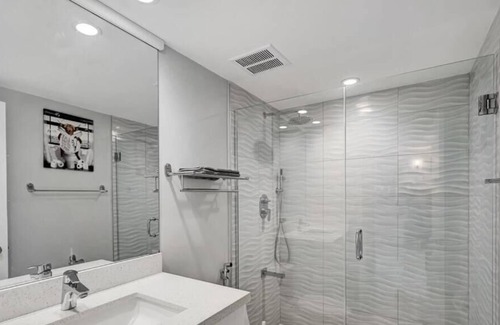 Hollywood Apartment | Hollywood Oceanfront 2BR Oasis