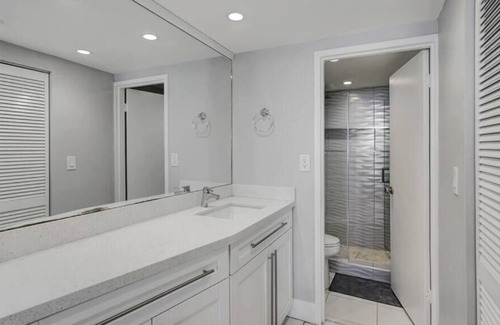 Hollywood Apartment | Hollywood Oceanfront 2BR Oasis