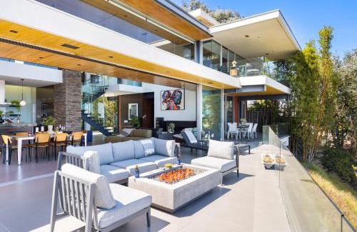 Hollywood Hills West House | Hollywood Overlook by AvantStay Private Pool Hot Tub Panoramic Views