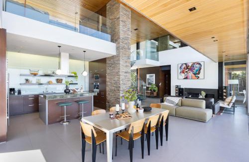 Hollywood Hills West House | Hollywood Overlook by AvantStay Private Pool Hot Tub Panoramic Views