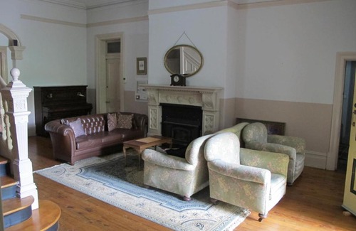 Bathurst Bed & Breakfast | Holmhurst Guest House