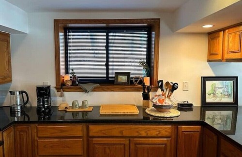 Clintonville House | Holtz Häusle /Cozy Apartment in the Woods