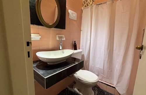 Mendoza City Center Apartment | Holy Bivarietal 4-bedroom apartment in enchanting Mendoza with AC, WiFi
