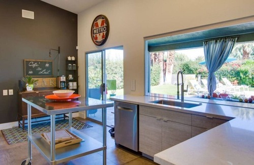 Palm Springs House | Holy Toledo - Executive Home on Millionaire’s Row