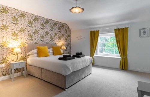 Pembroke Apartment | Holyland House - Greenacres Estates