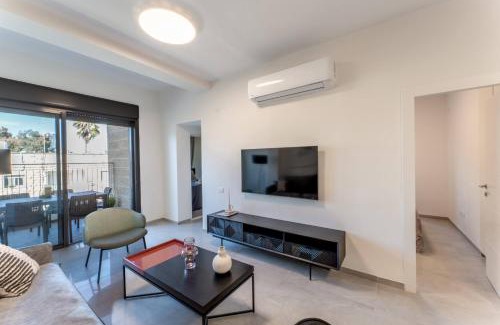 Mahane Israel Apartment | Holysuite Moshe Hess