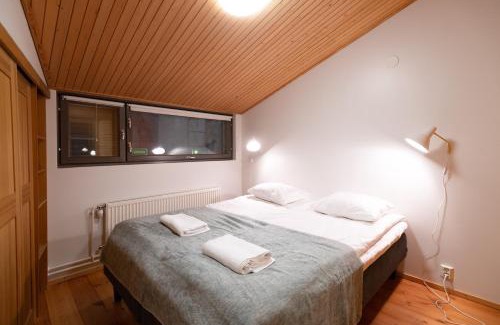 Pyhatunturi House | HolySuites 1 "Roggenecke" - Cosy Slope Side Apartment with Scenic Views in Pyhä Ski Resort