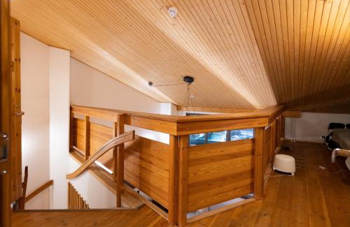 Pyhatunturi House | HolySuites 1 "Roggenecke" - Cosy Slope Side Apartment with Scenic Views in Pyhä Ski Resort