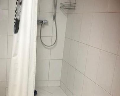 Nymphenburg Apartment | Holz-Wohnfass in München-Nymphenburg