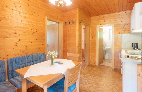 Klopein Apartment | Holzbungalow 1 mit Seeblick - Ferienwohnungen Lipnik
