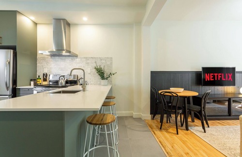 Hochelaga Apartment | HOMA-Comfort&Style-2BR-Spacious-Natural Light-FeelHome-A/C-SelfCheckIn-Metro