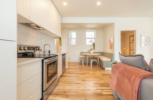 Hochelaga-Maisonneuve Apartment | HOMA-Comfort&Style-2BR-Spacious-Natural Light-FeelHome-A/C-SelfCheckIn-Metro