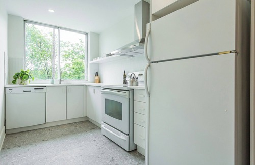 Maisonneuve Apartment | HOMA-Comfort&Style-Loft-Spacious-Natural Light-FeelHome-A/C-SelfCheckIn-Metro
