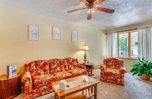 Mount Carmel House | Home 13 Mi to Knoebels Amusement Resort