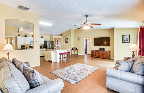 Deltona Lakes Cottage | Home 3 Mi to Green Springs Park & Lake Monroe!