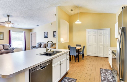 Deltona Lakes Cottage | Home 3 Mi to Green Springs Park & Lake Monroe!