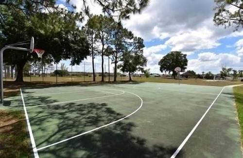 Indian Wells House | Home 5 min from Disney,Perfect for Families & Pets! Fenced Yard, Pool! Free Wifi