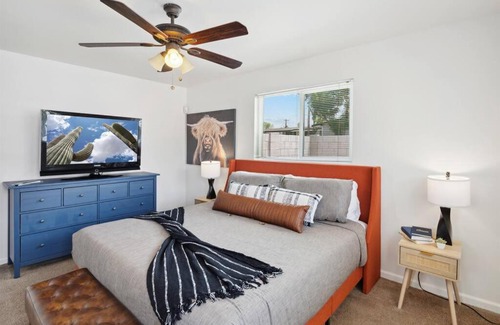 South Scottsdale House | Home 8 Minutes to Old Town Scottsdale