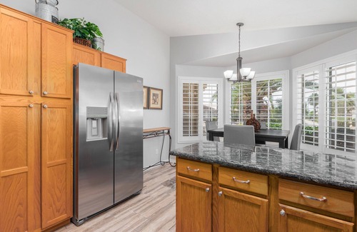 East Mesa House | Home away from home! 1 King 1 Queen 2 twins with a non-heated private pool!