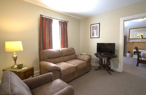 Maysville Apartment | Home away from Home! - 1BR apartment in Maysville