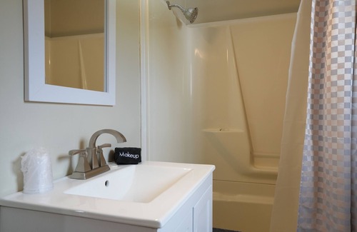 Maysville Apartment | Home away from Home! - 1BR apartment in Maysville
