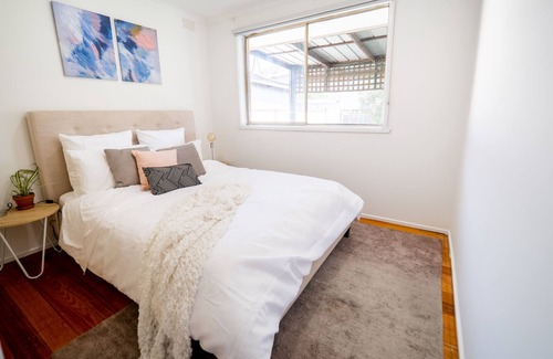 Thomastown House | Home away from home - Suburban Comfort