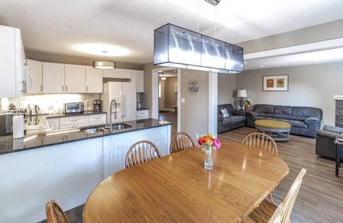 Grand Bend Cottage | Home away from Home in Grand Bend
