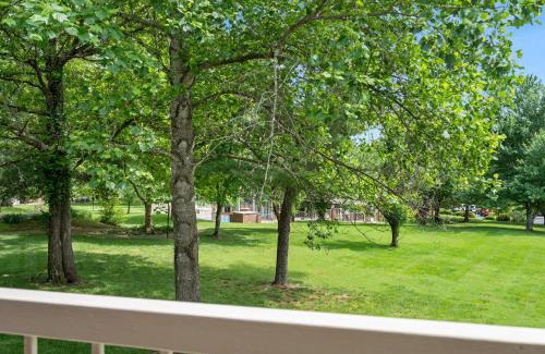 Branson House | Home Away from Home - Close to DT
