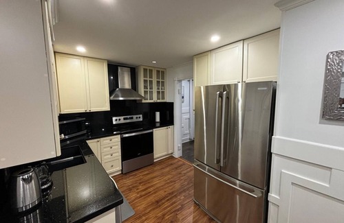 Ajax House | Home away from home. Cozy urban retreat close to the city.
