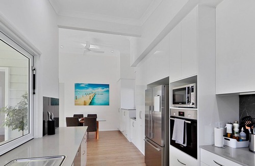 Woodgate House | Home Away from Home Escape & Relax